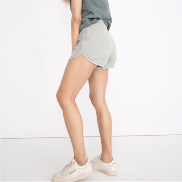 Madewell Curved-Hem Sweat Shorts Size Small - Picture 2 of 3
